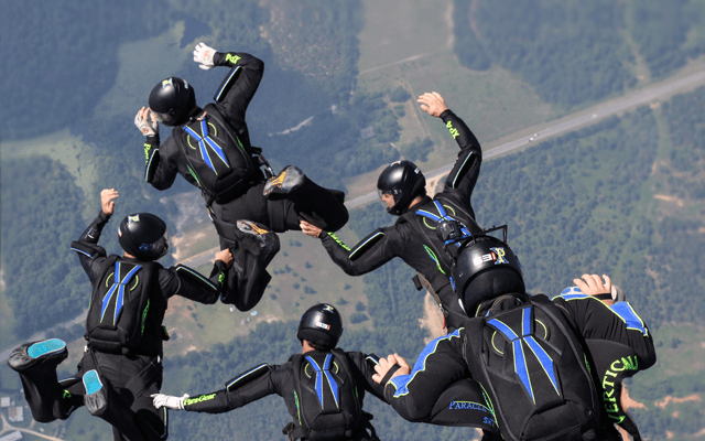 Containers Skydiving