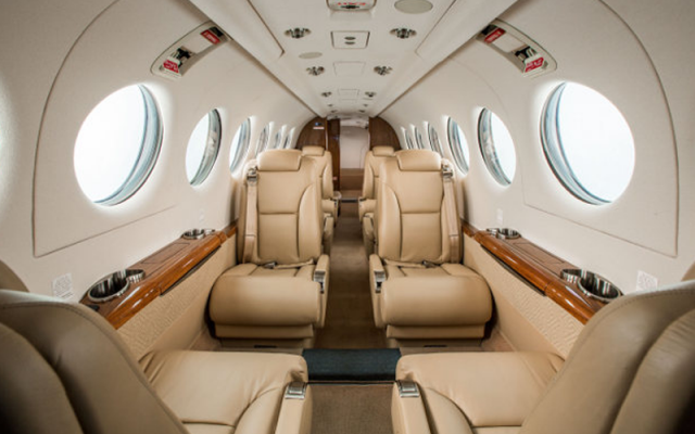 Beechcraft King Air 350. Charter Beechcraft - Aircraft Turboprop