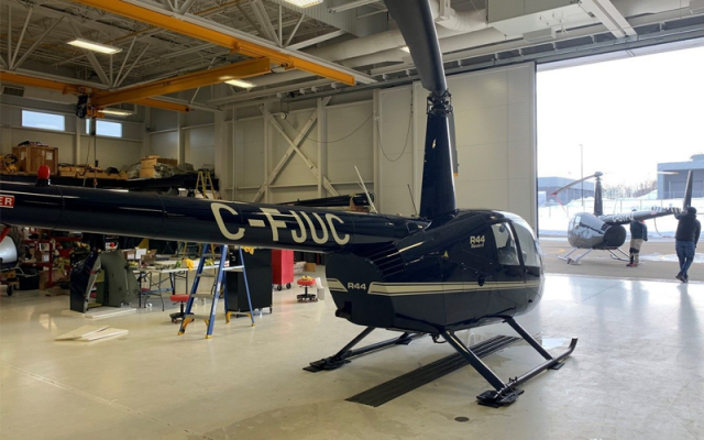 2006 ROBINSON R44 RAVEN II Robinson - Helicopters Piston