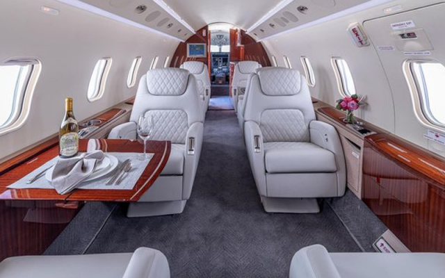 2006 BOMBARDIER CHALLENGER 300 Bombardier - Aircraft Turbofan