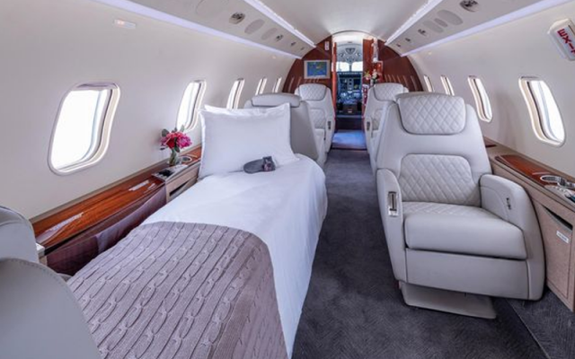 2006 BOMBARDIER CHALLENGER 300 Bombardier - Aircraft Turbofan