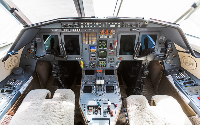 1997 Dassault Falcon 2000 Dassault - Aircraft Turbofan