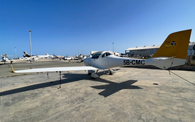 AQUILA A-210 2XG5 GTN650 AQUILA - Aircraft Piston