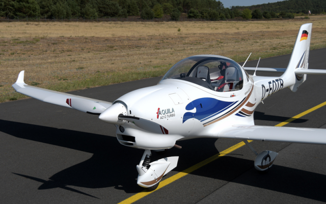 AQUILA A212 AQUILA - Aircraft Piston