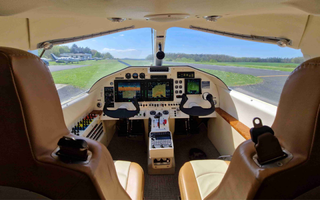 EXTRA EA-500 N85ZS Extra Aircraft - Aircraft Turboprop