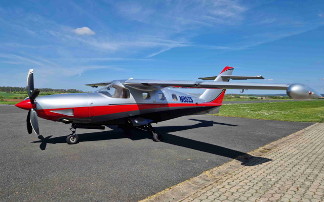 EXTRA EA-500 N85ZS Extra Aircraft - Aircraft Turboprop