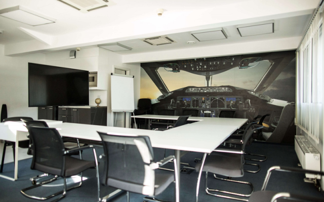 Want to be a pilot? Contact us!  - Schools & Jobs Schools