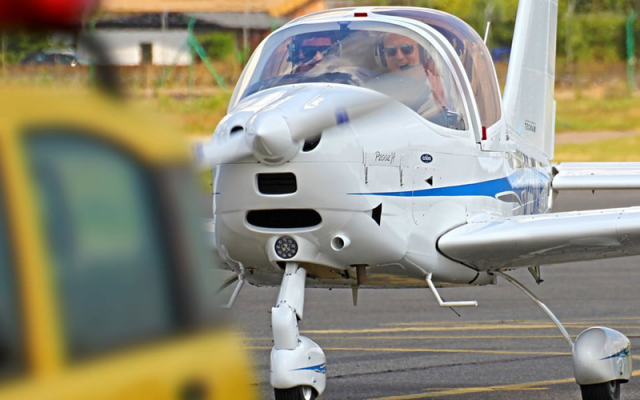 Want to be a pilot? Contact us!  - Schools & Jobs Schools