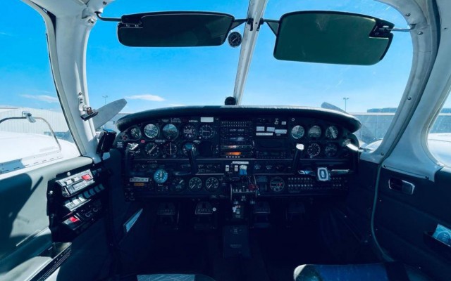 Piper PA-34-200 Seneca I Piper - Aircraft Piston