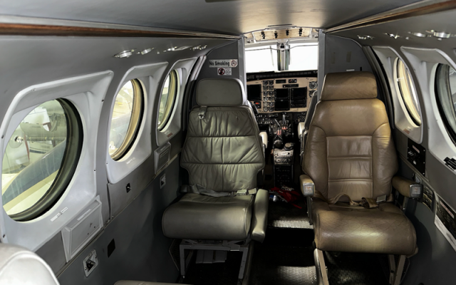 E90 King Air | LW-193 Beechcraft - Aircraft Turboprop