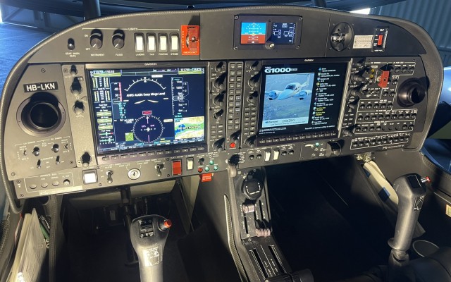 Diamond DA42 Twin Star Diamond - Aircraft Piston