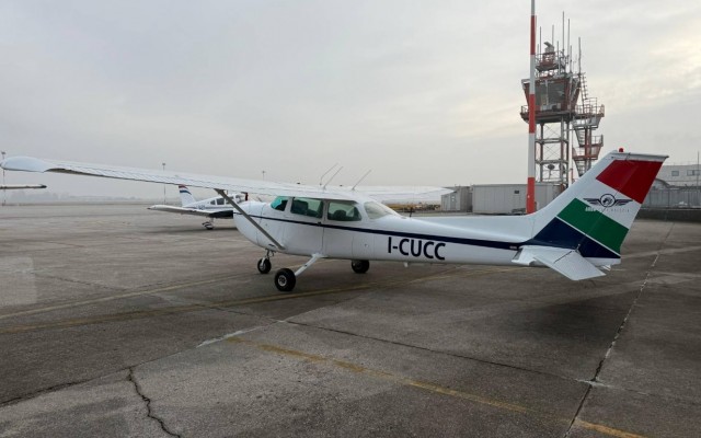 Cessna 172 M Skyhawk Cessna - Aircraft Piston