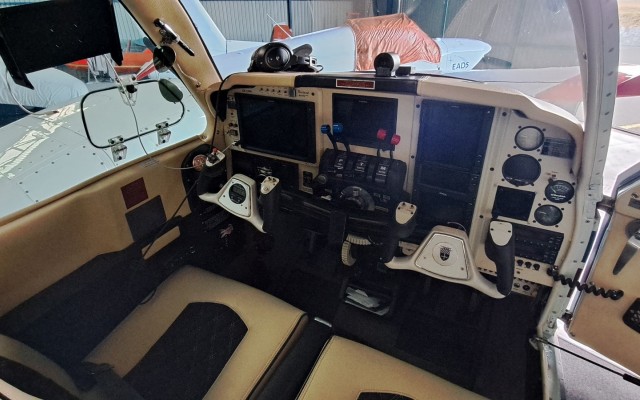 Beech 55 Baron G600TXi Beechcraft - Aircraft Piston