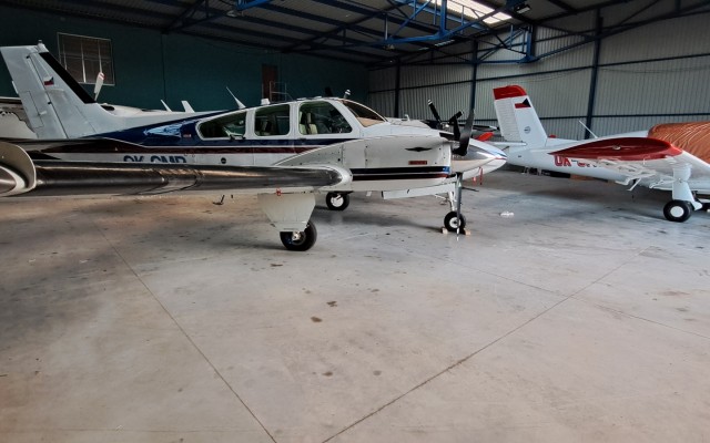 Beech 55 Baron G600TXi Beechcraft - Aircraft Piston