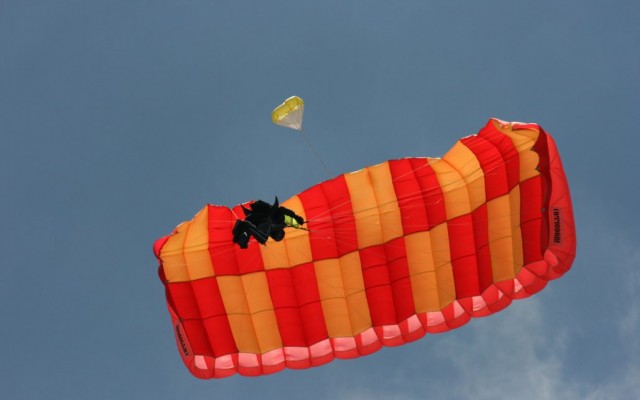 Commodore Skylark - Skydiving Canopies