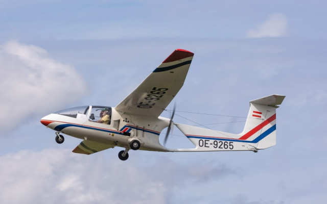 BRDITSCHKA HB-23/2400 Hobbyliner with Hangarspace HB Flugtechnik - Gliders Piston