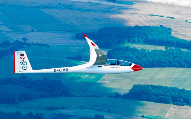 Rent-a-Glider. Arcus M, Ventus 3M, Slingsby T21 Schempp-Hirth - Gliders Piston