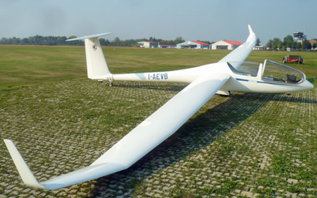 Rent Glider DG-1001 I-AEVB DG glider - Gliders Unpowered
