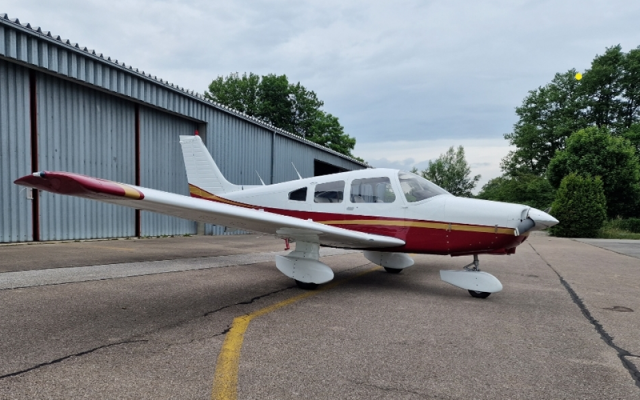 Piper Pa 28 Warrior Totaltime only 1290 hours! Engine fresh Piper - Aircraft Piston
