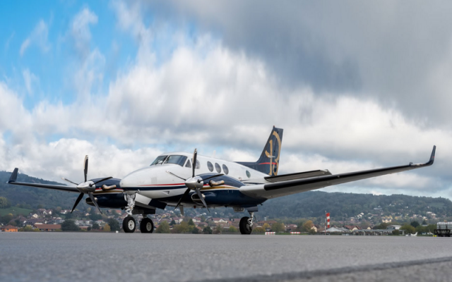 2000 Beechcraft King Air C90B for sale, France Beechcraft - Aircraft Turboprop