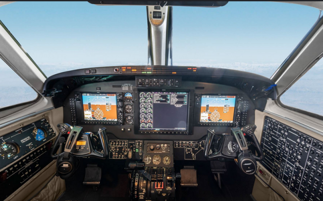 2000 Beechcraft King Air C90B for sale, France Beechcraft - Aircraft Turboprop