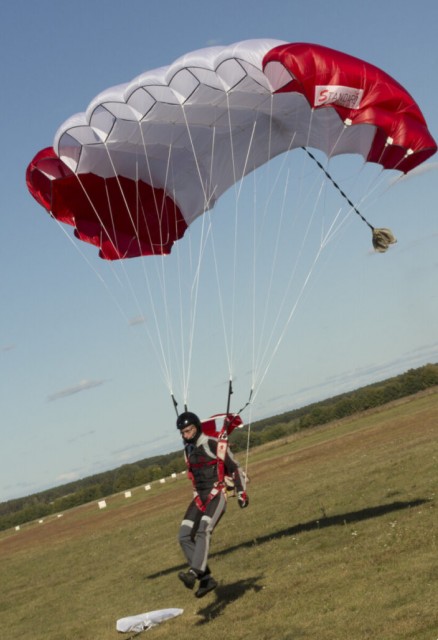 Standard-7 Skylark - Skydiving Reserves