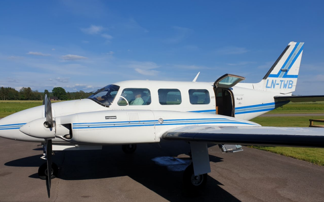 Piper Navajo PA-31-325 CR Piper - Aircraft Piston