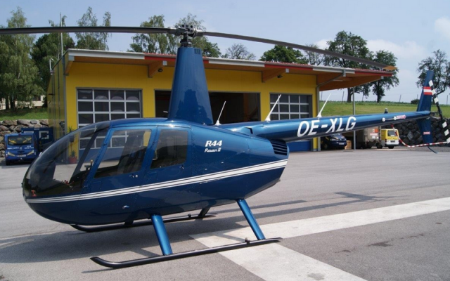 2012 Robinson R44 Raven II. Austria Robinson - Helicopters Piston