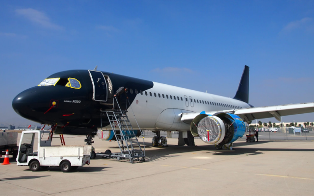 1997. Airbus A320 Airbus - Aircraft Turbofan