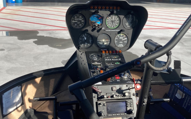 2006 ROBINSON R44 RAVEN II Robinson - Helicopters Piston