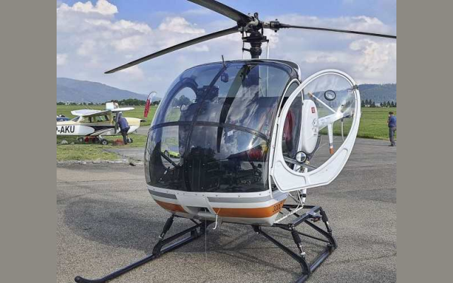 2005 Schweizer 300C Piston Helicopter Schweizer - Helicopters Piston