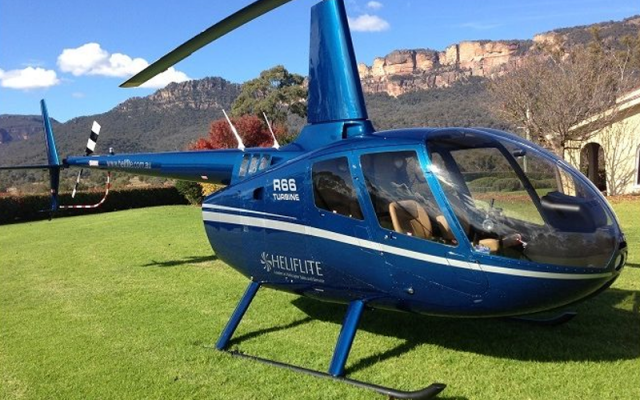 NEW R66 TURBINE WITH AIR-CONDITIONING Robinson - Helicopters Piston