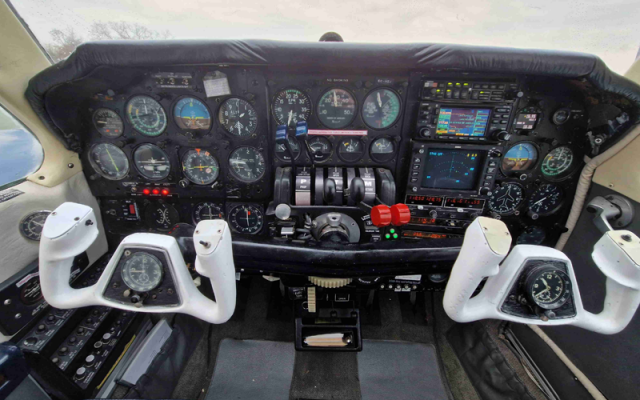 Beech Baron 58 EC-HZJ 1978 Beechcraft - Aircraft Piston