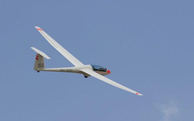 Glider-Rent. Fly whenever you want. Rolladen-Schneider - Gliders Unpowered