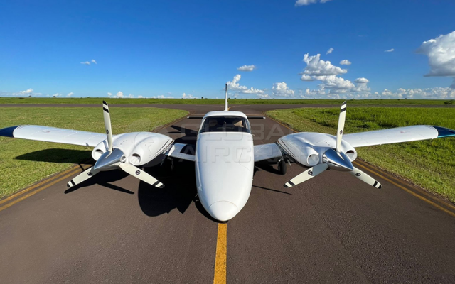 1999 Piper Seneca V Piper - Aircraft Piston