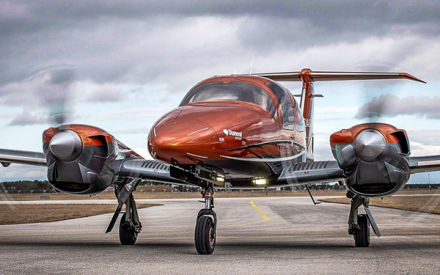Twin-engine Aircraft DA62 Diamond - Aircraft Piston