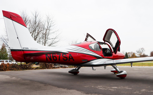 2004 Cirrus STEEL EDITION SR22 Cirrus - Aircraft Piston
